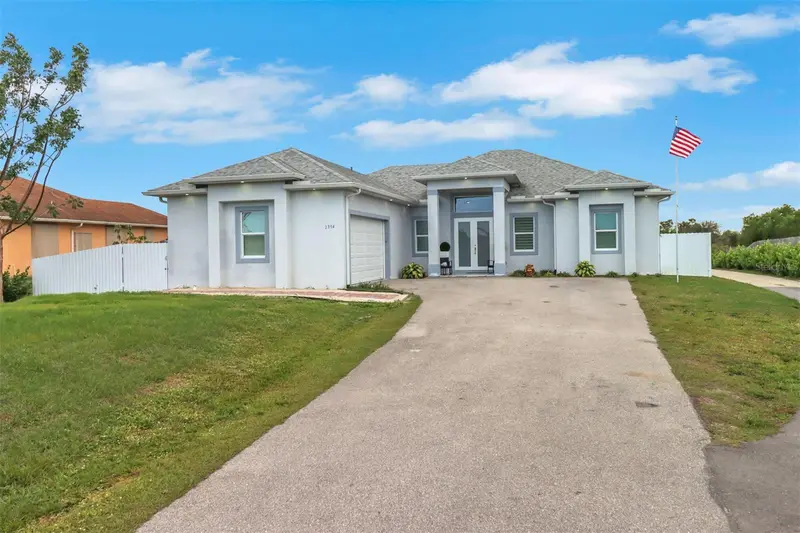 2394 45th Ave Ne, FL
