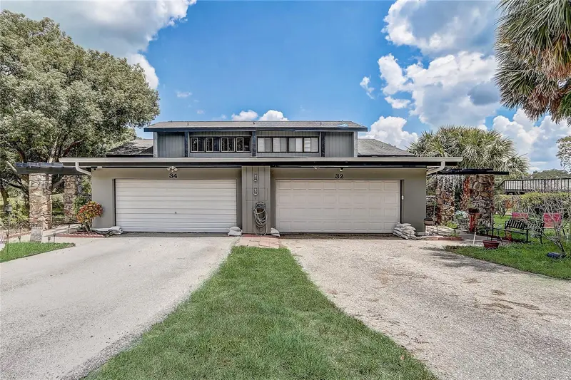 32 Nottingham Way, FL