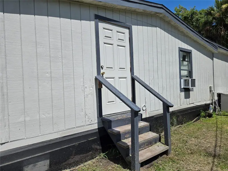 1981 N County Road 426, FL