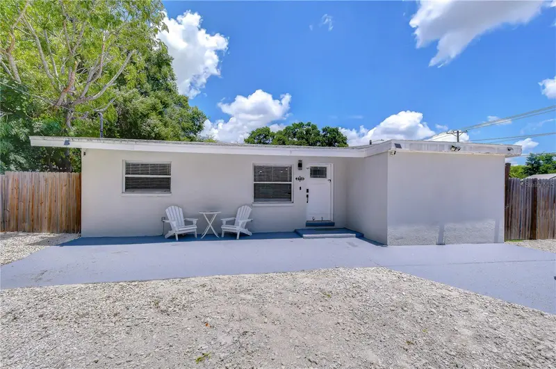 2714 E 98th Ave, FL