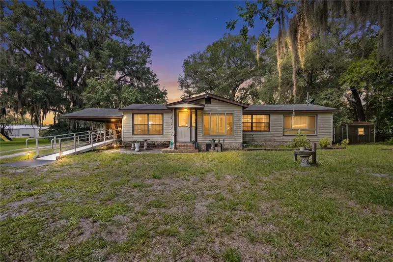 604 W Market Rd, FL