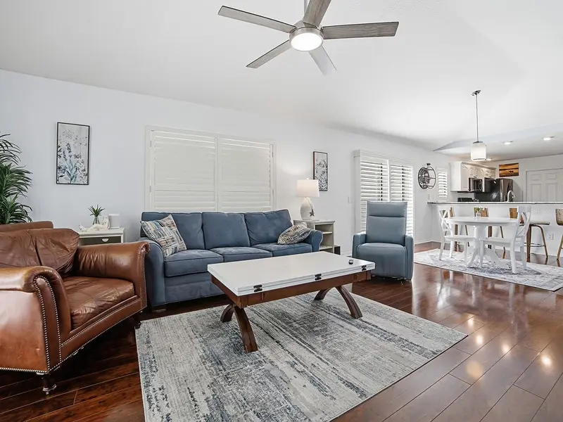 435 Carlisle Ct, FL