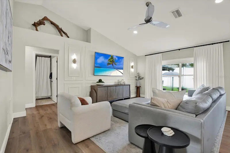 7280 Clearwater Dr, FL