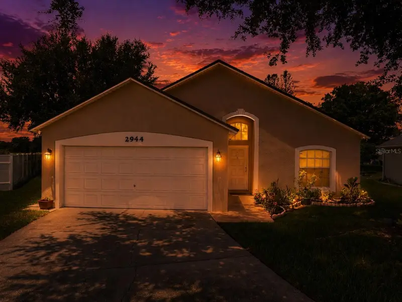 2944 Cool Breeze Cir, FL