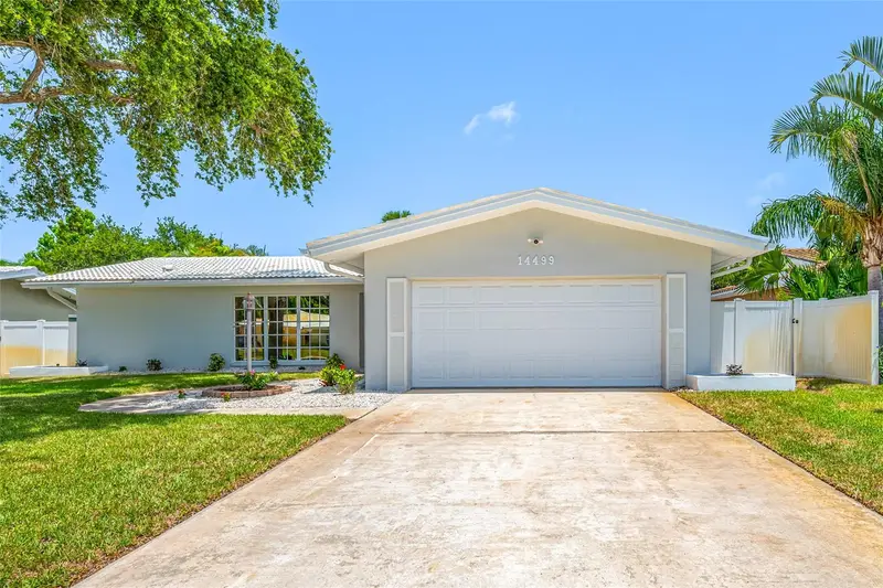 14499 Mooring Dr, FL