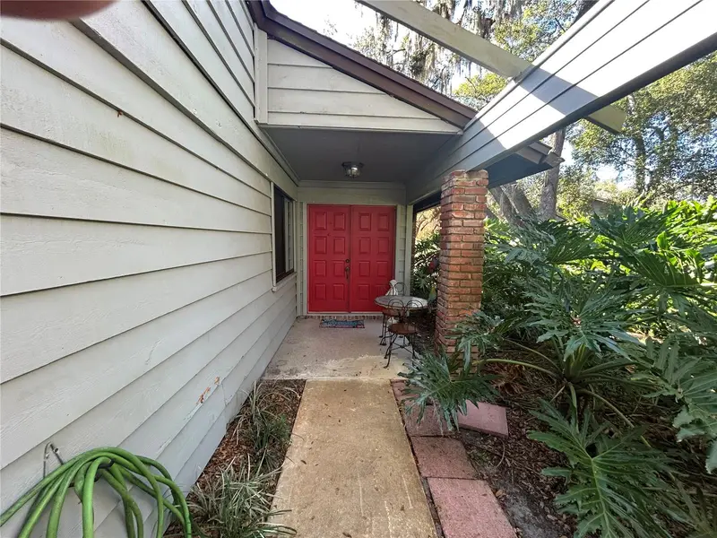 906 Village Green Rd, FL