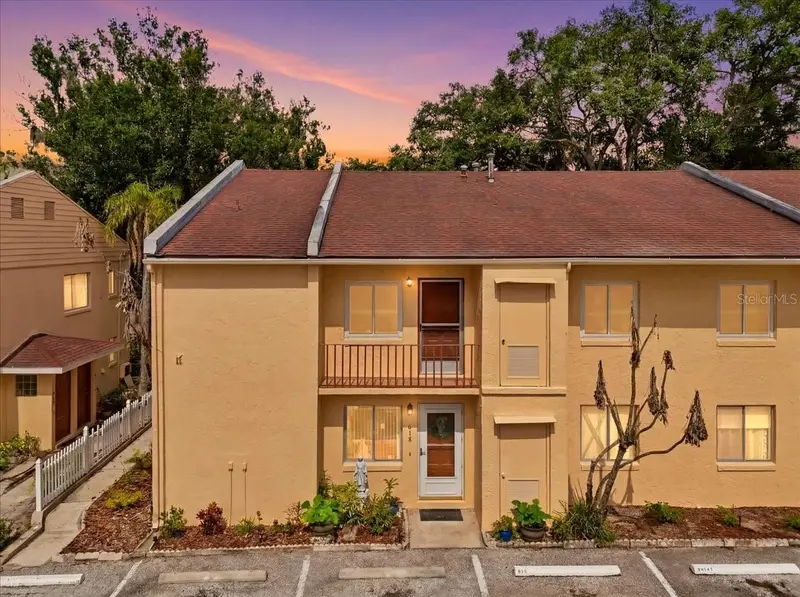 626 Pavare Ct, FL