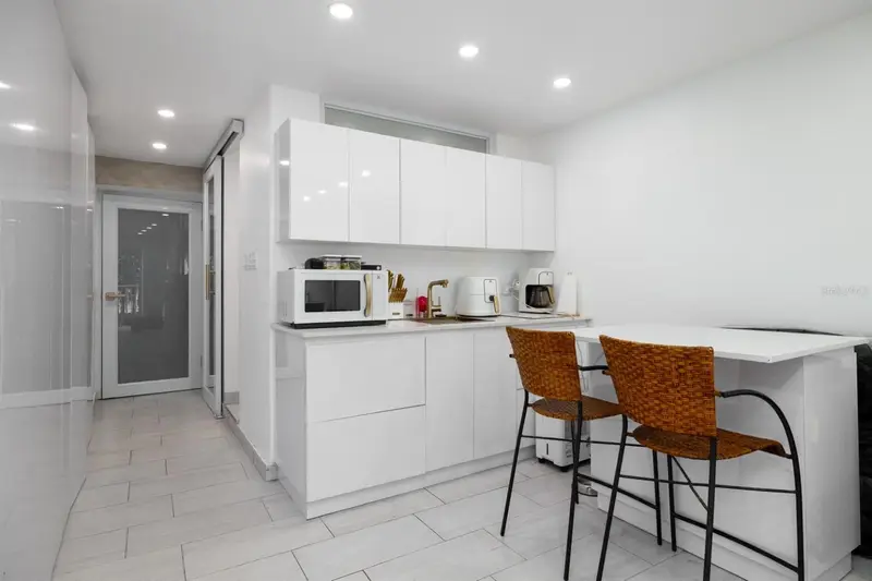 4633 Av. Isla Verde #105, PR