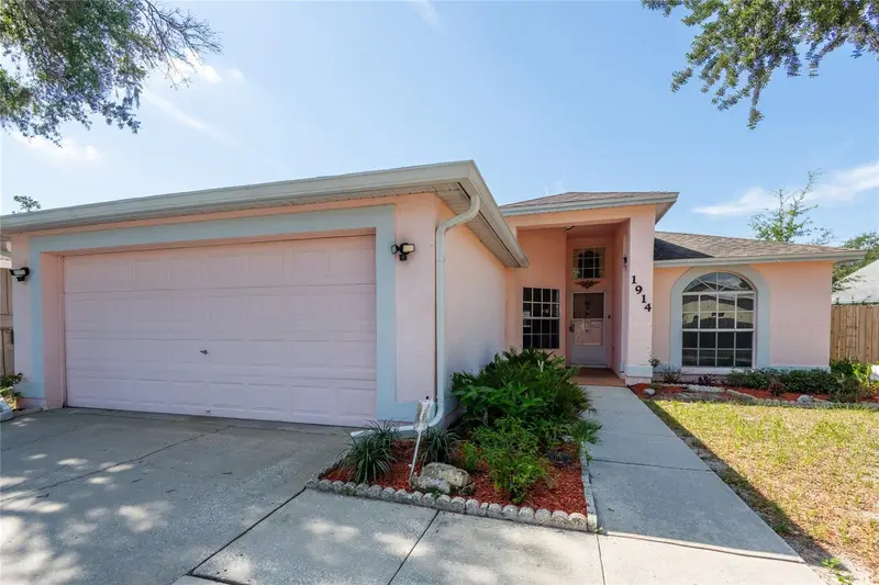 1914 Woodcut Dr, FL