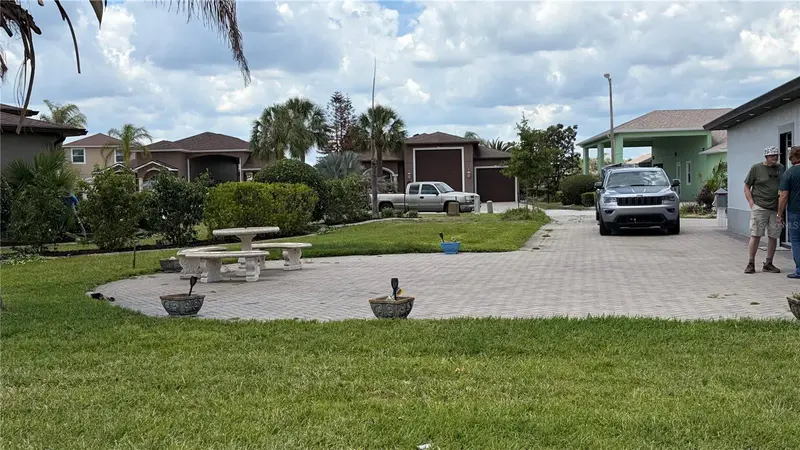 389 Nolane Ln, FL