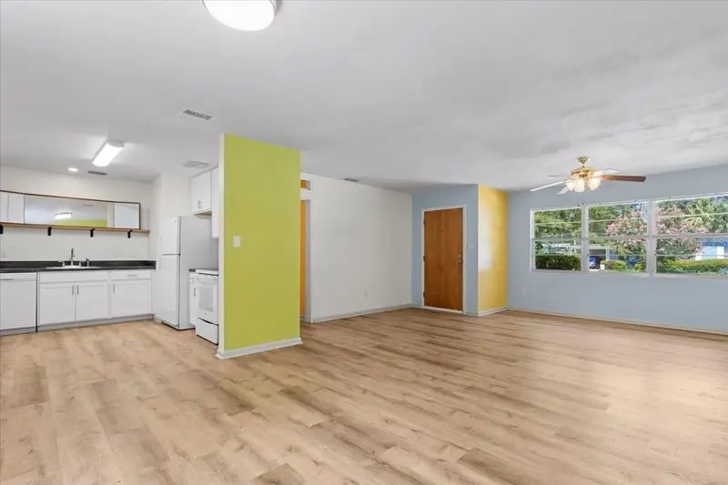 1302 Ne 14th Ter, FL