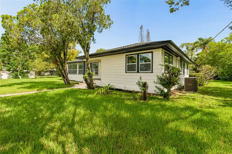 400 Plumosa Dr, FL