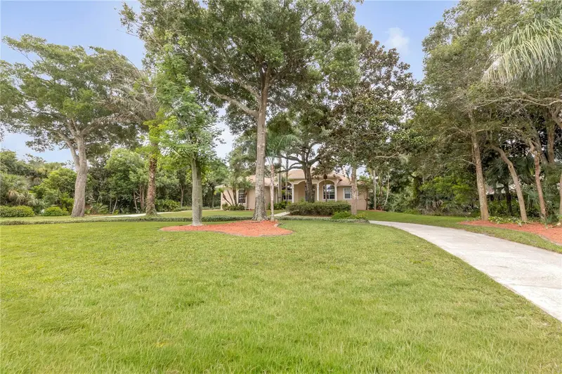 5842 Spruce Creek Woods Dr, FL