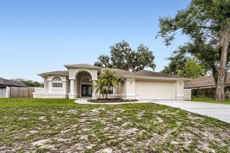 4924 Canterbury Dr, FL