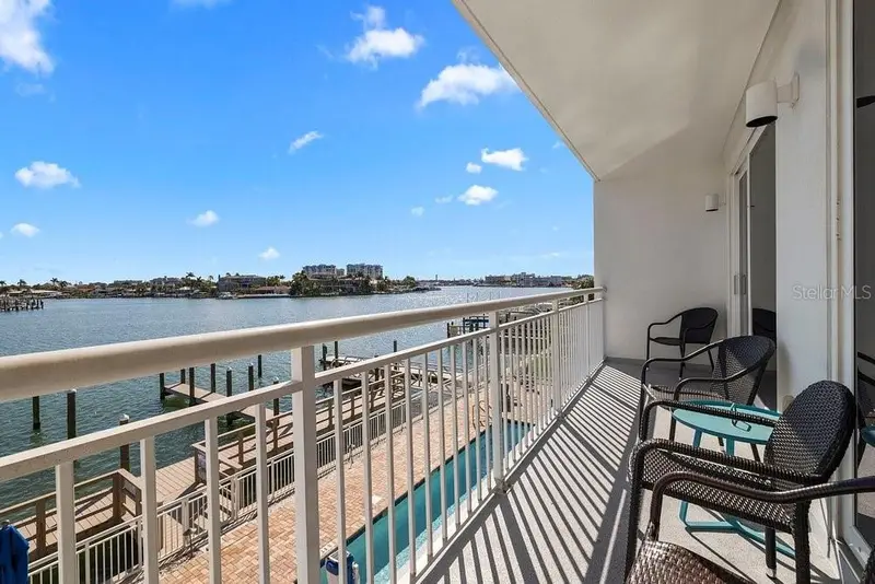 10091 Gulf Blvd #202e, FL