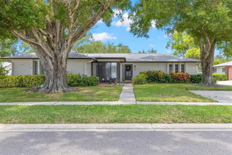 1227 Queen Anne Dr #A, FL