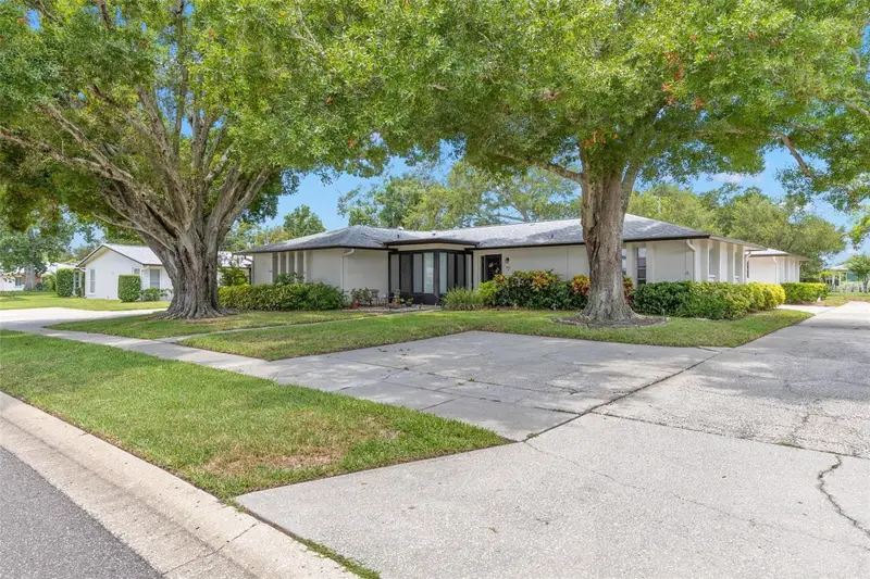 1227 Queen Anne Dr #A, FL