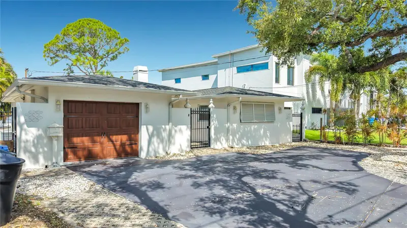 3800 Shore Acres Blvd Ne, FL