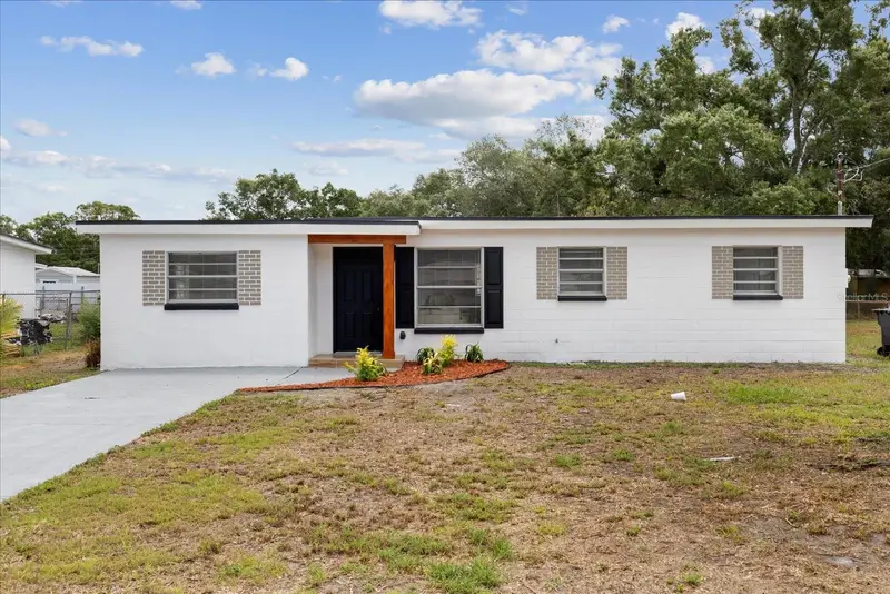 4922 S 82nd St, FL