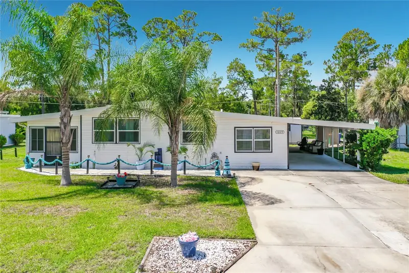 1025 Capella Dr, FL