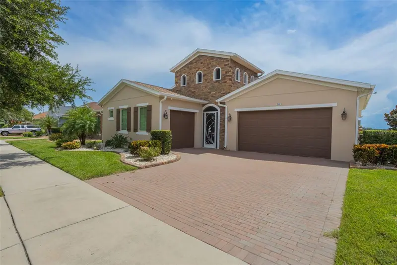290 Silver Maple Rd, FL