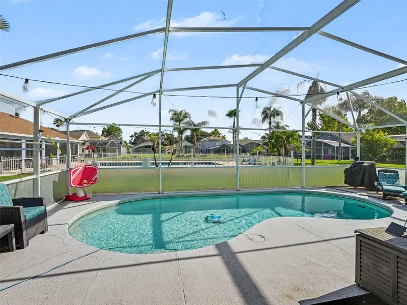 550 Buckingham Cir, FL