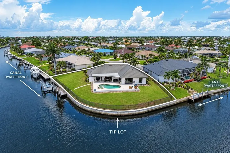 602 Via Tunis, FL