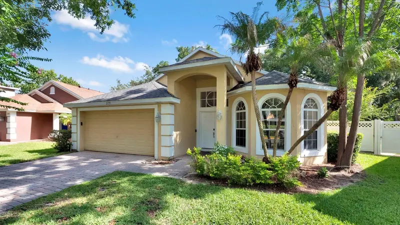 309 Misty Oaks Run, FL