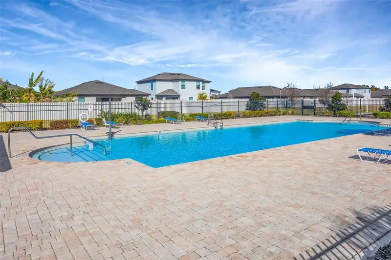 621 Chatham Walk Dr, FL