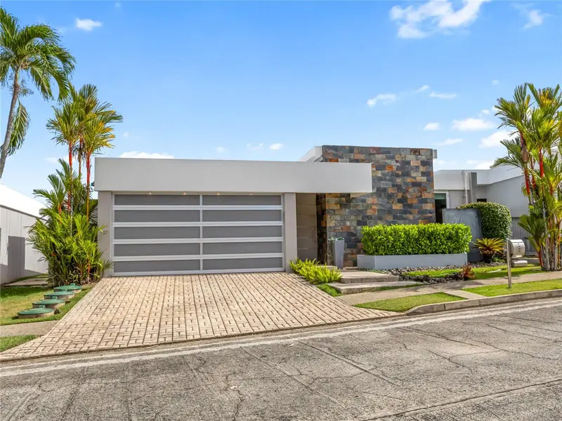 236 Rey Fernando, PR