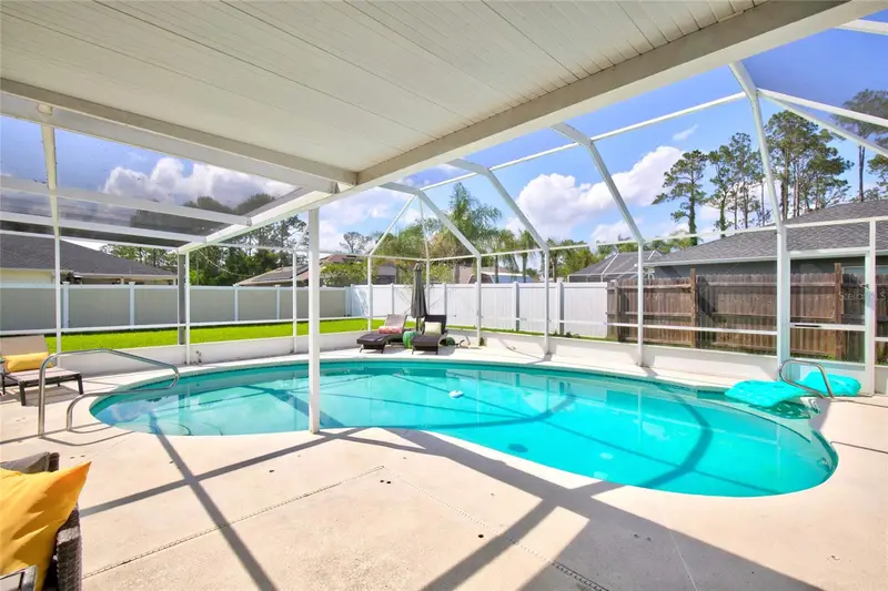 33 Riverside Ln, FL