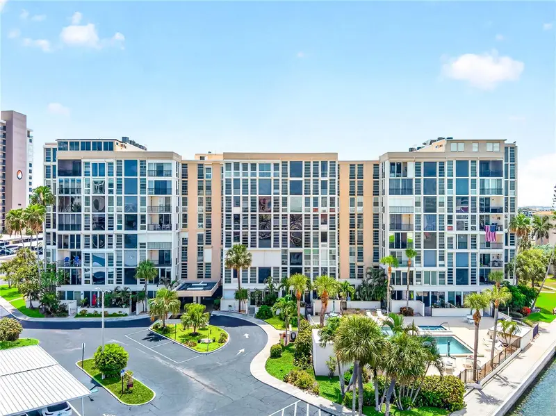 7400 Sun Island Dr S #203, FL
