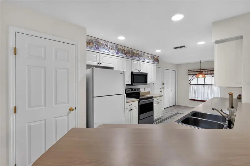110 Morning Glory Cir, FL