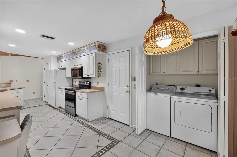 110 Morning Glory Cir, FL
