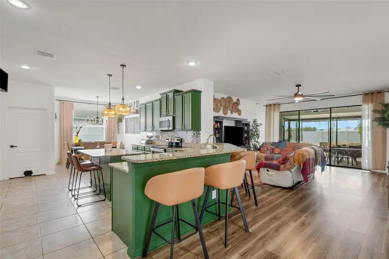 611 Wabash Breeze Cir, FL