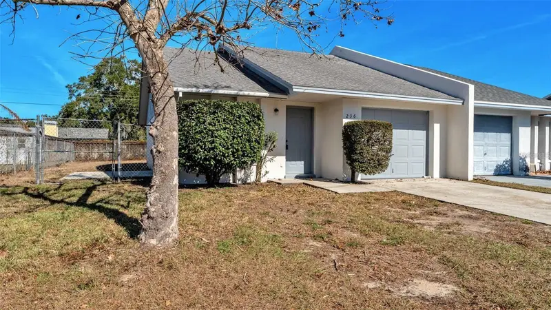 236 Village Crest Ct, FL