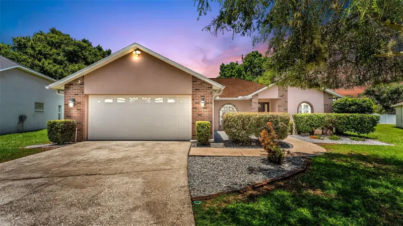 2219 Towering Oaks Cir, FL