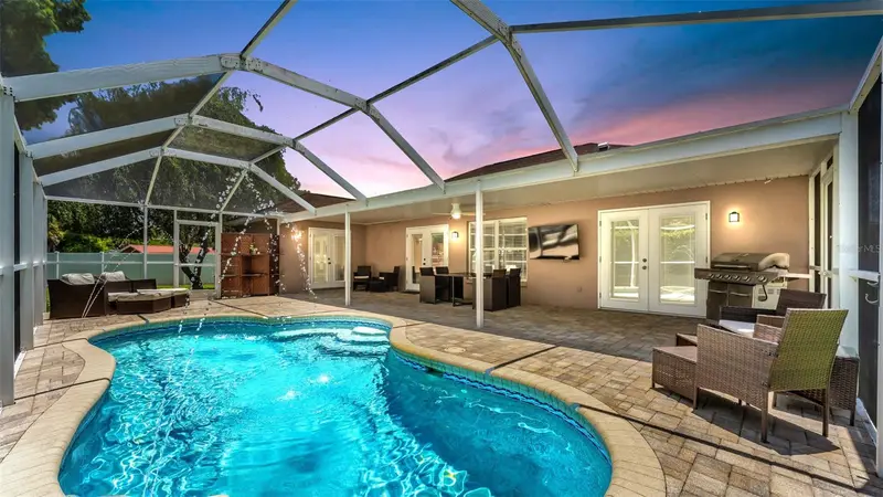 2219 Towering Oaks Cir, FL