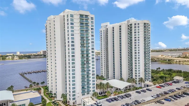241 Riverside Dr #1806, FL