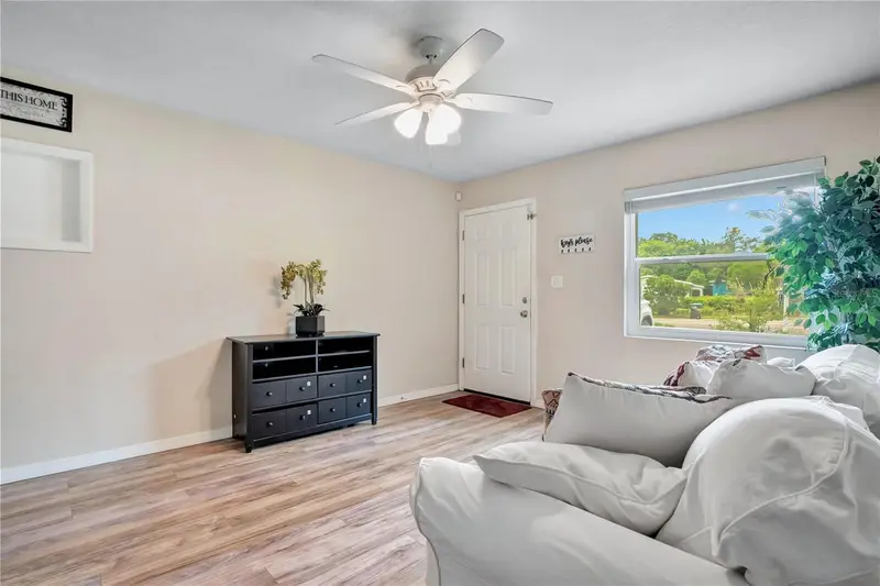 4901 Bristol Ct, FL