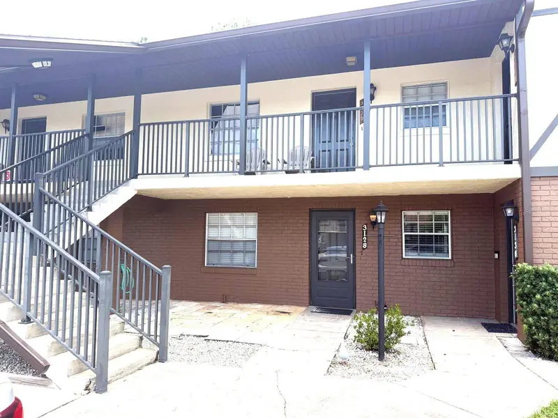 3128 Sir Hamilton Cir #4, FL