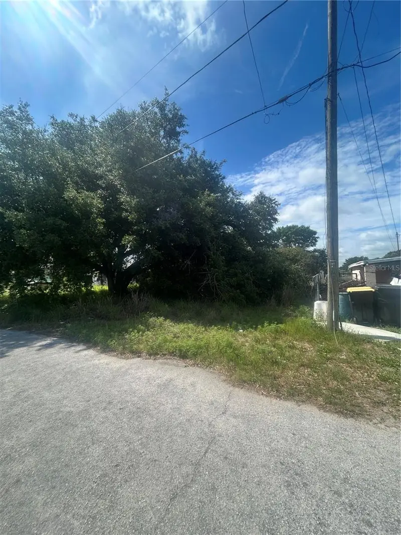 387 Avenue B, FL