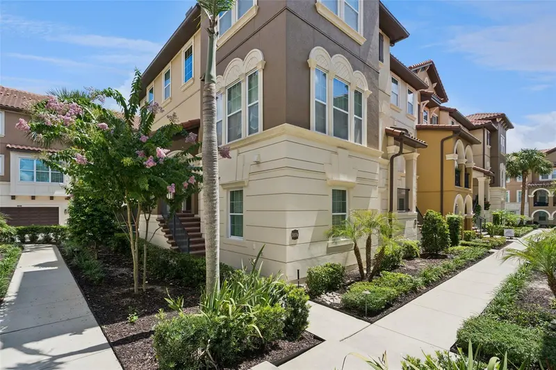 1016 Parma Cir, FL