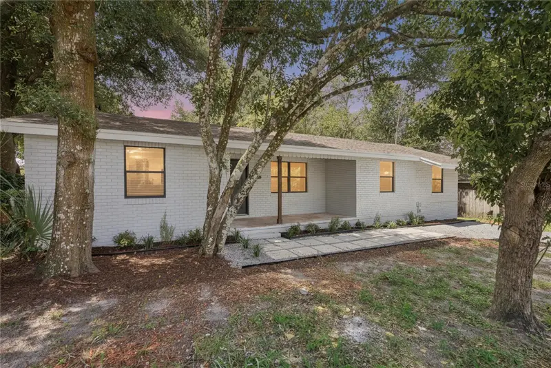 137 Lucerne Dr, FL