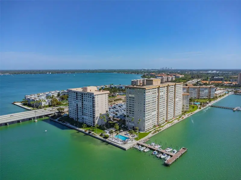 5200 Brittany Dr S #1508, FL