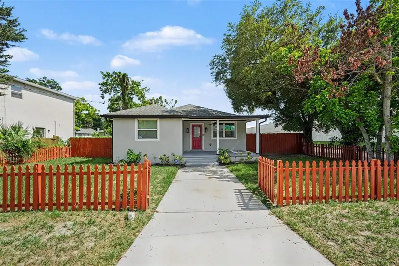 801 E Baker St, FL