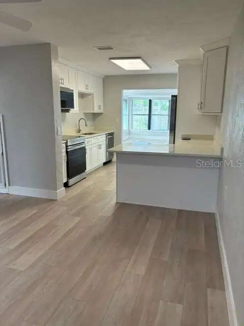 28 Azalea Dr, FL
