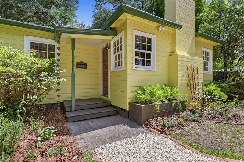 616 Nw 8th Pl, FL