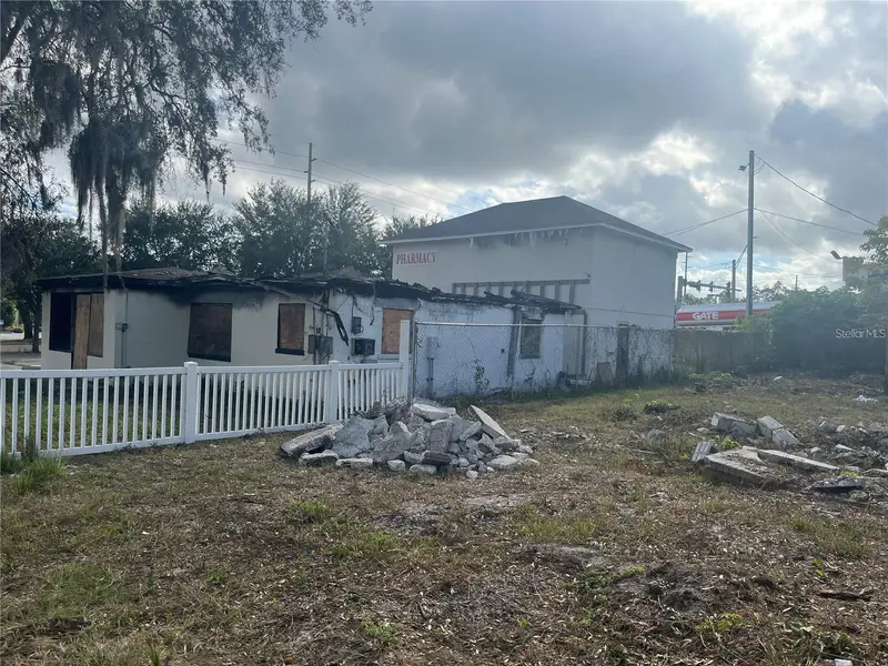 2111 E 93rd Ave, FL