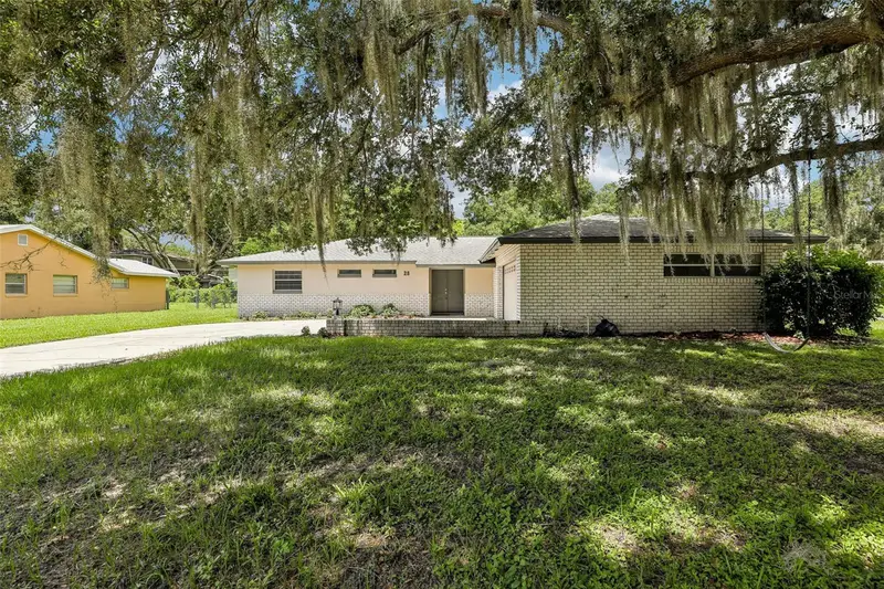 28 Linda Ln, FL